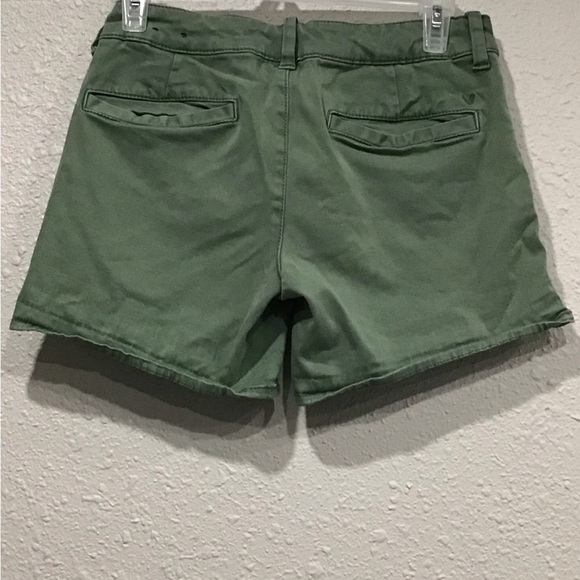 American Eagle Women’s Olive Green Super Stretch Midi Twill Shorts Size 6 Summer - Picture 3 of 4